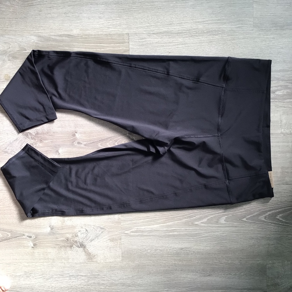 NIKE WOMENS DRI-FIT YOGA PANTS - TIGHT FIT/ HIGH RISE - BLACK - SIZE XL - NWOT